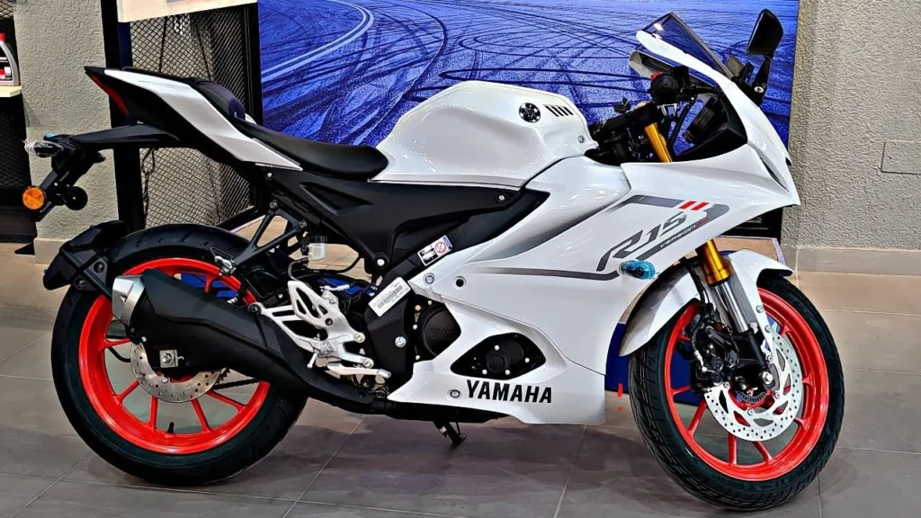 Yamaha R15S Bike